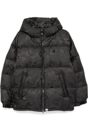 A Bathing Ape Chamarra capitonada con logo Camo