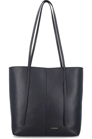 By Malene Birger Tote Abilso