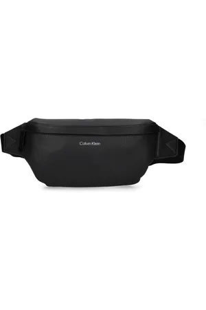 Calvin Klein Cangurera con letra del logo