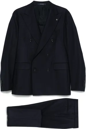 TAGLIATORE Traje con detalle de broche