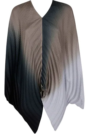 Issey Miyake Poncho Nuance Pleats