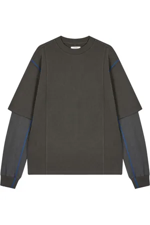 Studio Tomboy Playera a capas