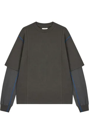 Studio Tomboy Playera a capas