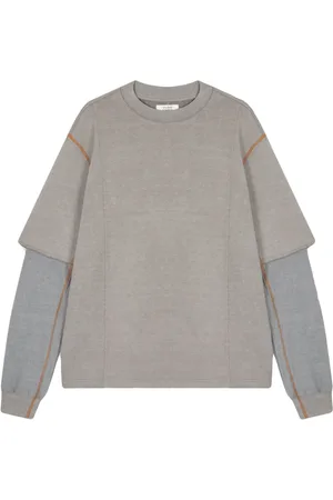 Studio Tomboy Playera a capas
