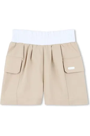 DKNY Shorts con placa del logo