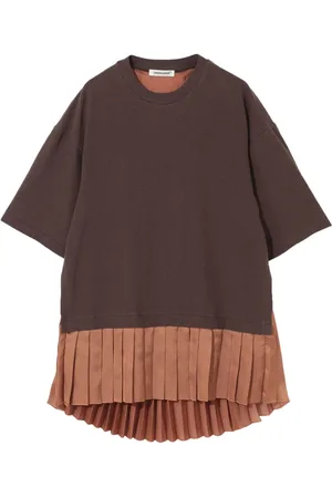 UNDERCOVER Playera con panel plisado