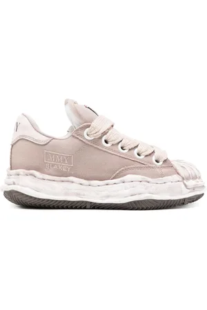 Maison Mihara Yasuhiro Tenis con puntera redonda