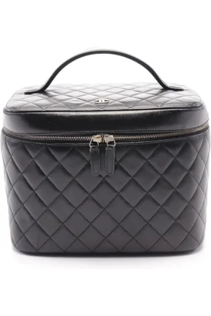 CHANEL Cosmetiquera con logo CC 2016-2017