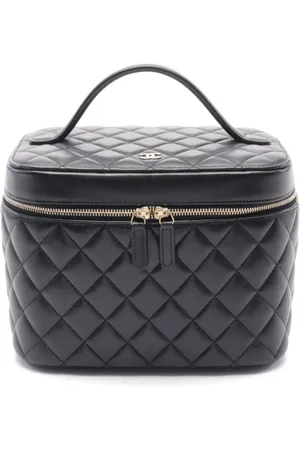 CHANEL Cosmetiquera con logo CC 2016-2017