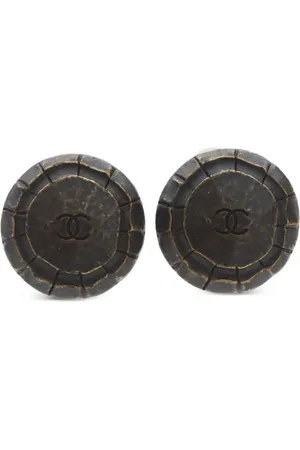 CHANEL Aretes de clip con logo CC 1998