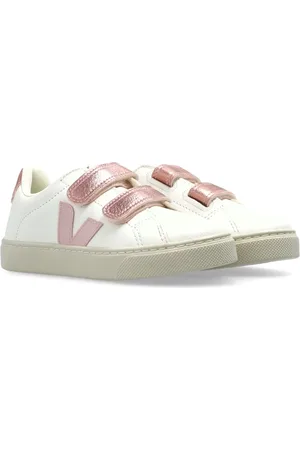 Veja Tenis con parche del logo