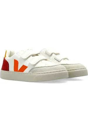 Veja Tenis con parche del logo