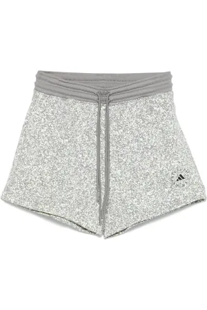 adidas Shorts deportivos con logo en relieve