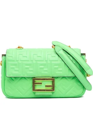 Fendi Bolsa de hombro Zucca Embossed Leather Chain Midi Baguette 2010-2024