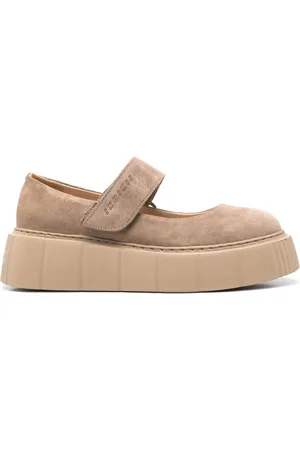 INUIKII Flats con logo en relieve