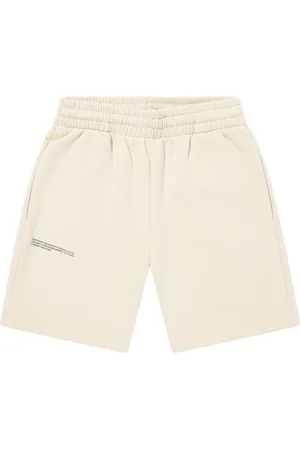 The Pangaia Shorts con diseño recto