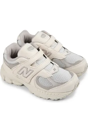 New Balance Tenis 2002