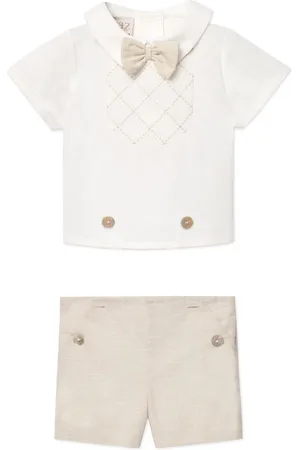 PAZ RODRIGUEZ Set de shorts y playera tipo polo con detalle de moño