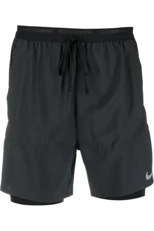 Nike Shorts running con logo estampado