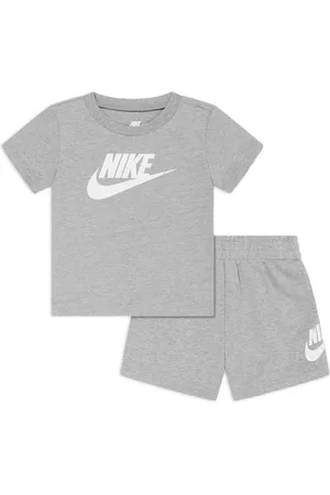 Nike Set de shorts y playera con logo