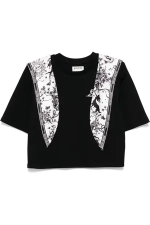 Musium Div. Playera con logo bordado