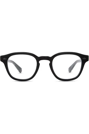 Mr. Leight Lentes James