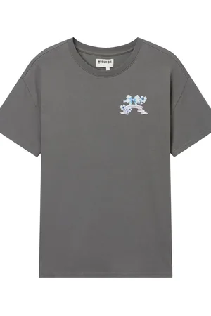 Musium Div. Playera con logo estampado