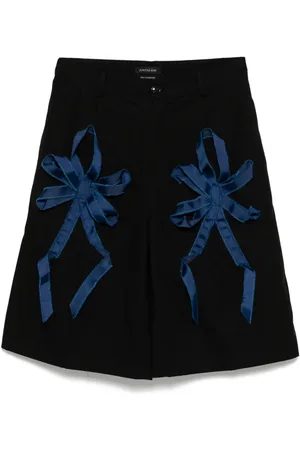 JUNTAE KIM Shorts con apliques