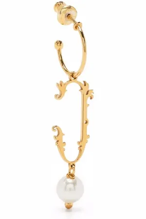 Simone Rocha Arete con dije de letra J
