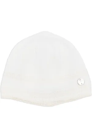 PAZ RODRIGUEZ Gorro con dije del logo