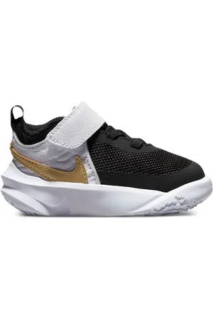 Nike Tenis Team Hustle D 10 "Black/Metallic Gold/White"