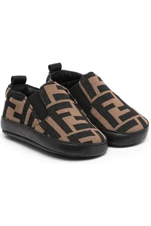 Fendi Tenis slip-on con logo