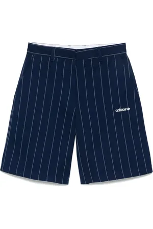 adidas Shorts con estampado de rayas diplomáticas