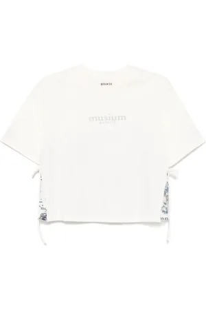 Musium Div. Playera con logo bordado