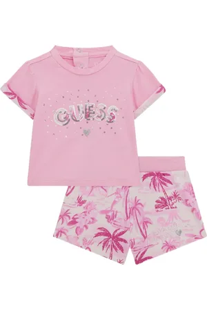 Guess Set de playera y shorts con palmeras estampadas