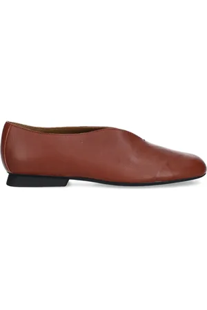 Camper Zapatos planos con diseño elegante
