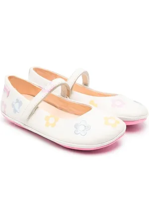 Camper Flats con bordado floral