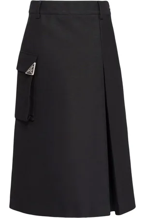 Prada Falda cargo midi con logo triangular
