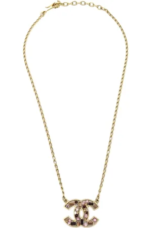 CHANEL Collar con dije del logo CC 2003