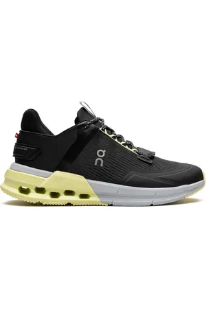On Running "tenis Cloudnova Flux ""Black/Hay"""