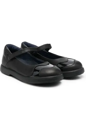 Camper Flats con parche del logo