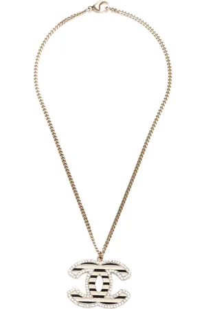 CHANEL Collar con dije Interlocking CC 2005