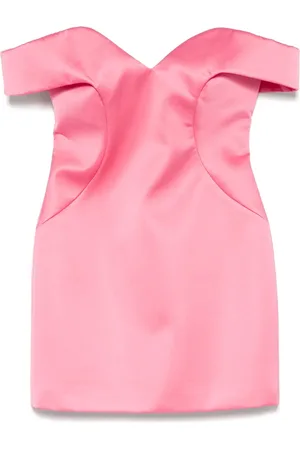 Nº21 Vestido corto con hombros descubiertos