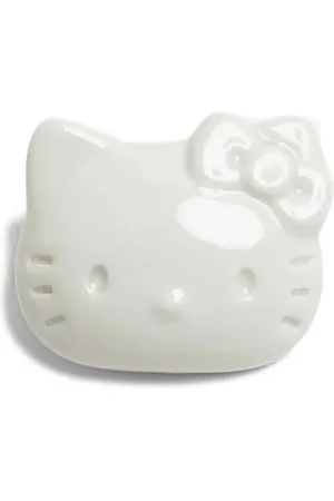 ANDRES GALLARDO Hello Kitty pin