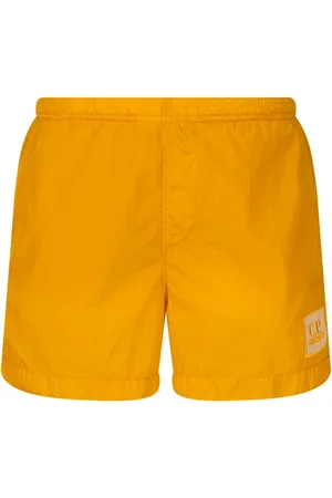 C.P. Company Shorts de playa con parche del logo