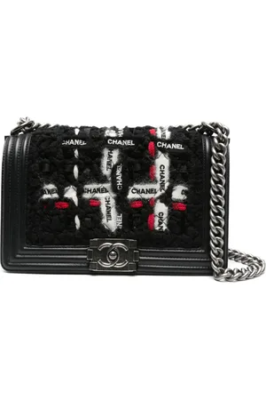 CHANEL Bolsa de hombro Boy mediana