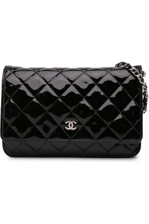 CHANEL Bolsa crossbody capitonadoa de charol CC Wallet On Chain 2011