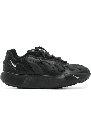 Comme des Garçons Tenis con detalle Swoosh en colaboración con Nike