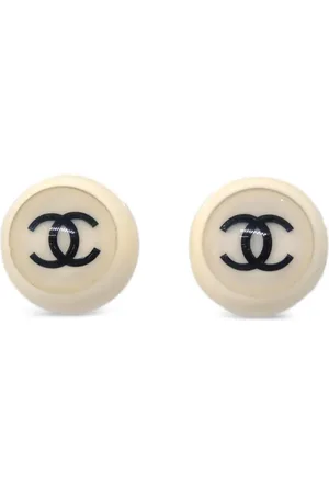 CHANEL Aretes de clip con logo CC 2001