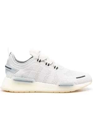 adidas Tenis bajos con agujetas con perforaciones